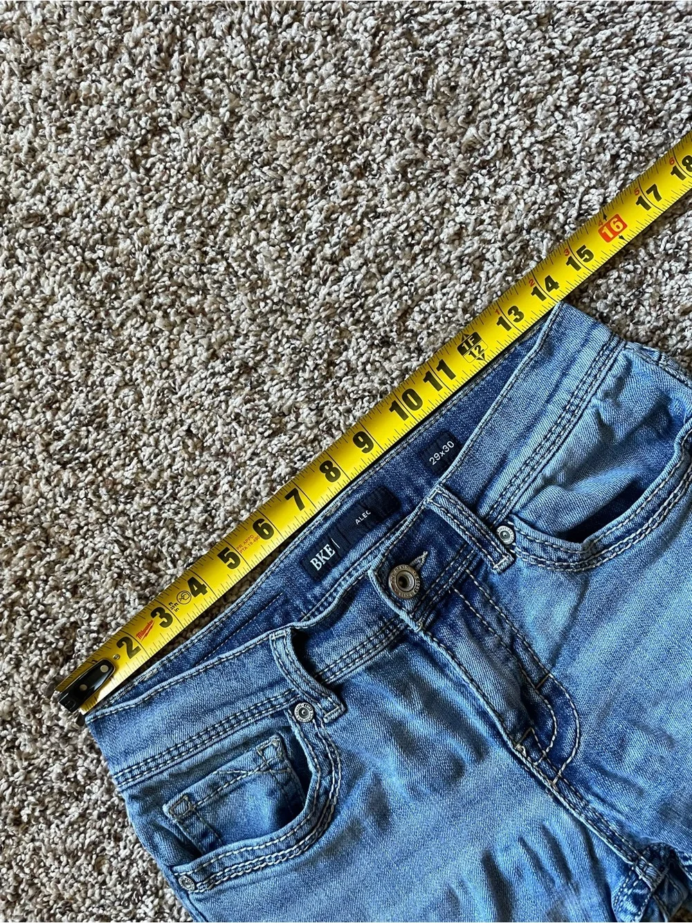 BKE ALEC Straight Leg Light Wash Jeans Men’s 29x30 (measures 28x29) ABP5197
